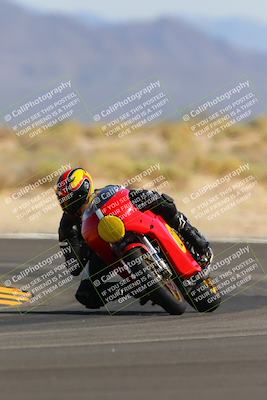 media/Oct-08-2022-SoCal Trackdays (Sat) [[1fc3beec89]]/Turn 16 (125pm)/